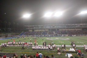  Das Footballstadion der Universität während eines Spiel