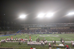 Football Das Footballstadion der Universität während eines Spiel