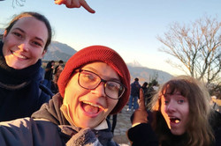 Fuji Auf dem Bild sieht man Dagny und ihr Freunde auf den einen Gipfel.