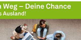 Veranstaltungsflyer. Oben ist ein Bild mit Menschen, die in einer Gruppe sitzen und mit einander sprechen. Unten stehen die Veranstaltungsdetails: Wann? 3. Juni 2025 um 17.30 Uhr. Findet Online statt.