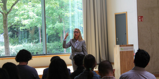  Marianne Montag at a workshop in the IBZ