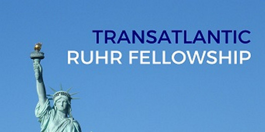 Freiheitsstatue vor blauem Himmel