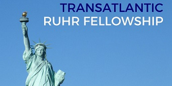 Praktika_TRF Freiheitsstatue vor blauem Himmel