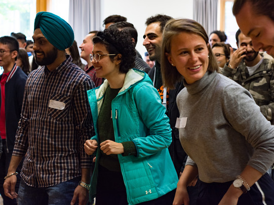 Come2Campus dancing international students in the International Meeting Center of TU Dortmund University