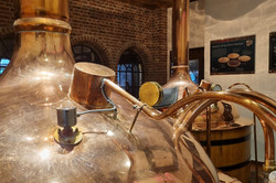 Die Kupferkessel einer Brauerei.