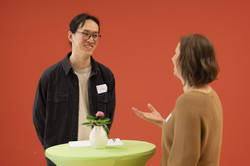 Kick-off meeting Tandem2Job 2024 Mentee and mentor in conversation