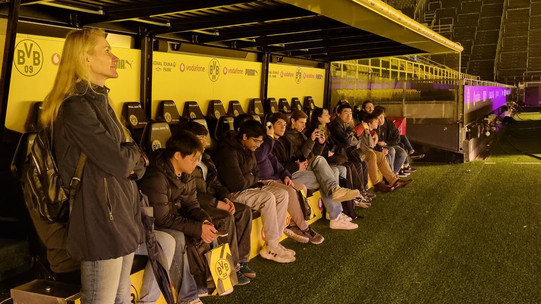 People at the sidelines of BVB