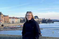 Foto von Will vor dem Meer.
