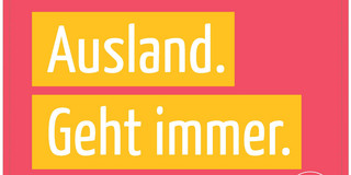 DAAD Ausland geht immer Postkarte Postkarte, auf der "Ausland geht immer" steht