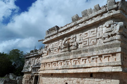 Foto eines Maya Gebäudes