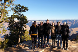 Gruppenfoto am Rand der Canyons