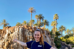 Lydia vor einem tropischen Pool in Las Vegas