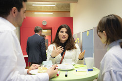 Mentees und Mentor*innen im Gespräch beim Tandem2Job 2023 Midterm Meeting