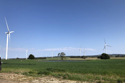 Moorabool Shire Hier sieht man zahlreiche Windräder.